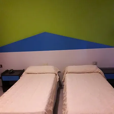 Piccadilly Hotell 2*
